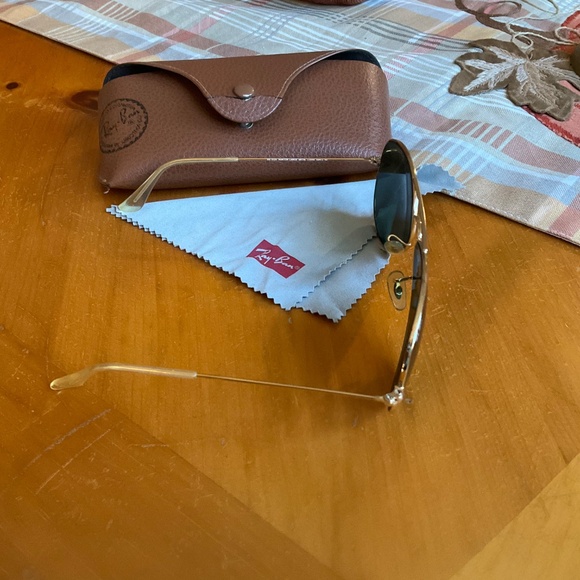 Rayban Aviator Sunglasses - Picture 3 of 8